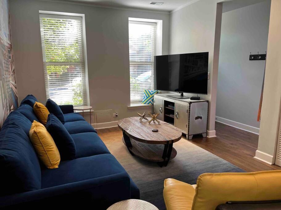 Trendy West Town Flat - 2 Bed / 1.5 Bath W Parking Apartment ชิคาโก ภายนอก รูปภาพ