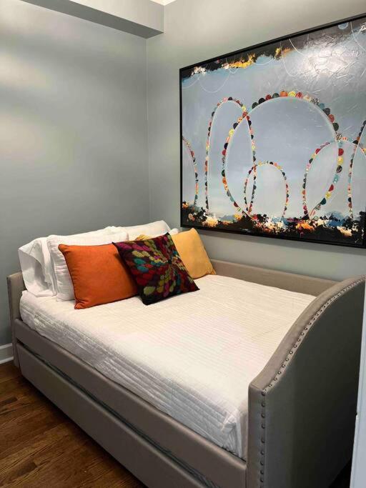 Trendy West Town Flat - 2 Bed / 1.5 Bath W Parking Apartment ชิคาโก ภายนอก รูปภาพ